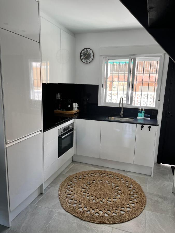 Prachtig Gemoderniseerde Woning Op 250 Meter Van Het Strand 산타 폴라 외부 사진